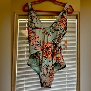 NWT. Women Fashion One Piece Swim Suit.